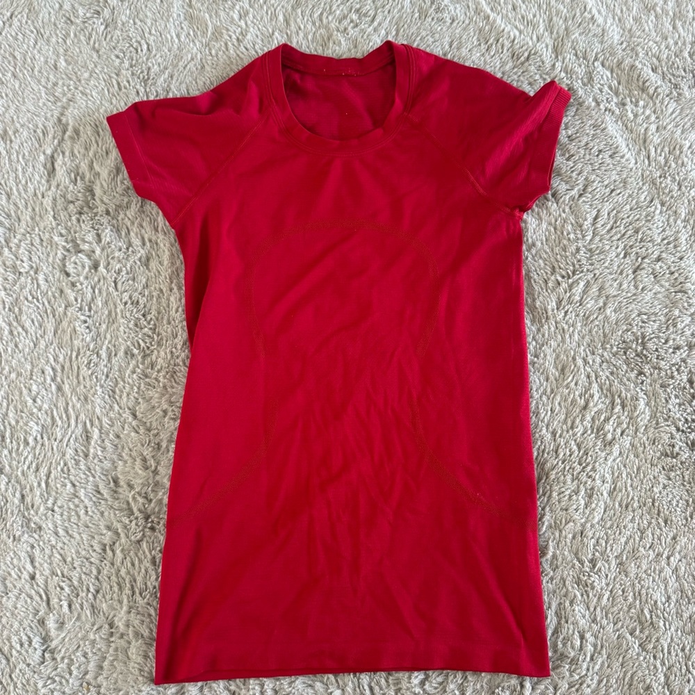 Lululemon Red Short Sleeve Shirt US4